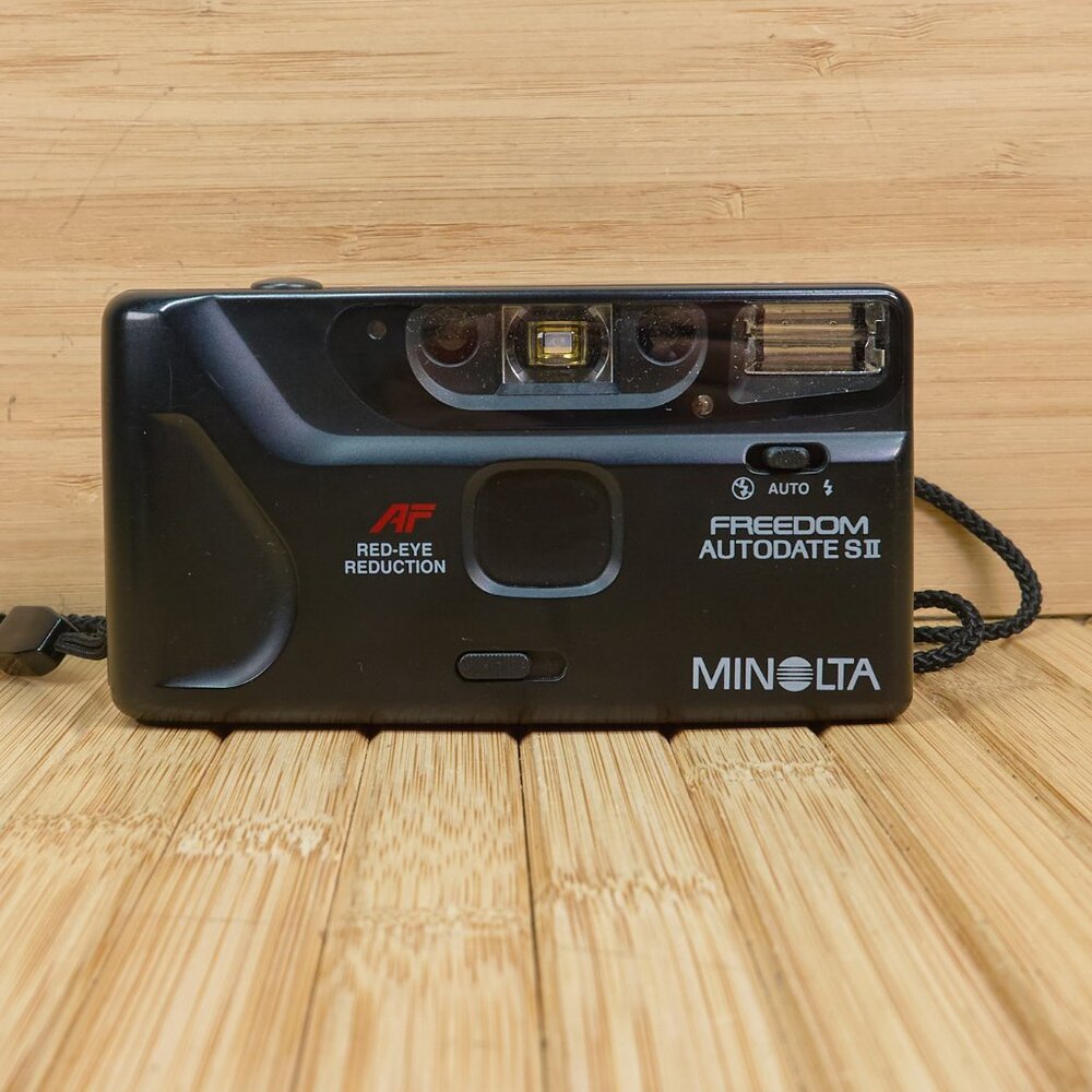 Vintage Minolta Freedom Autodate SII 35mm AF Film Camera, red-eye reduction